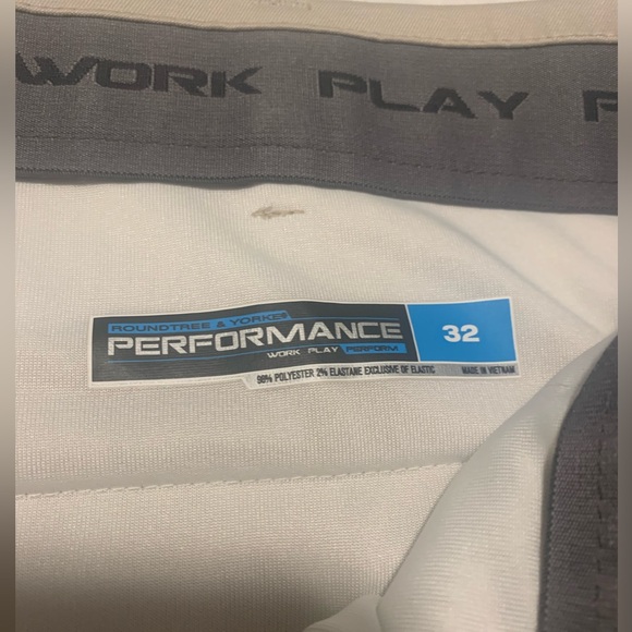 Men’s 32 Golf Short - Picture 2 of 3